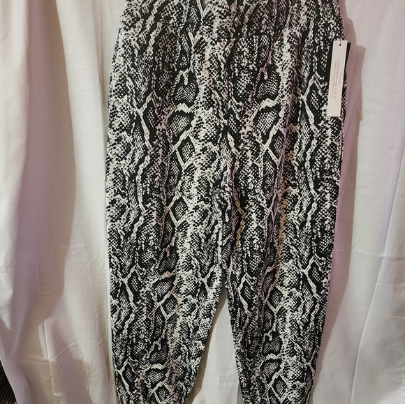 INC x CULPOS, large,b&w joggers - Picture 1 of 4